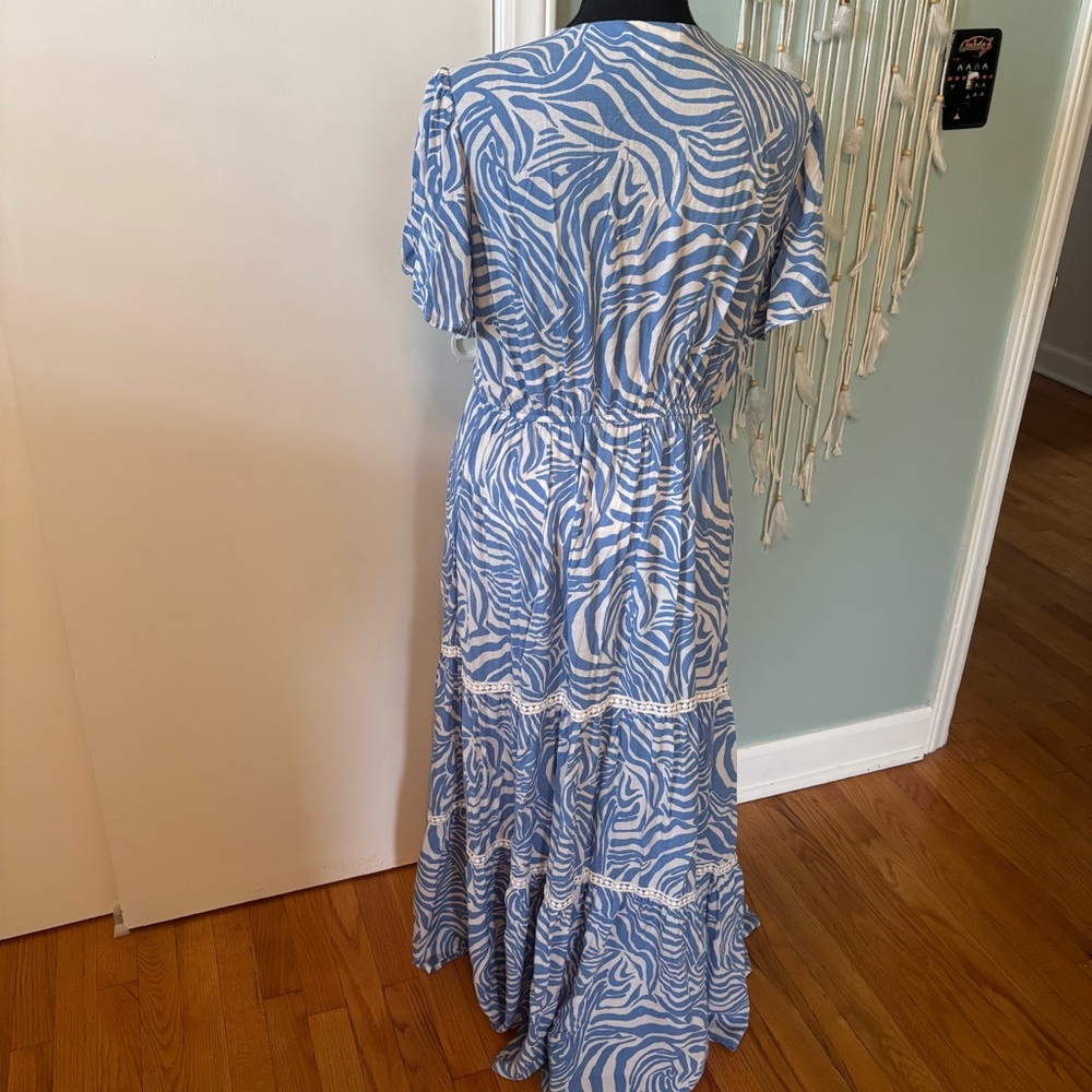 Blue and White Patterned Maxi Dress size XL - Picture 4 of 10
